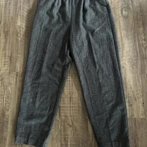 Briggs New York Women’s Petite Size 8, Gray - Pull On W/Elastic Waist